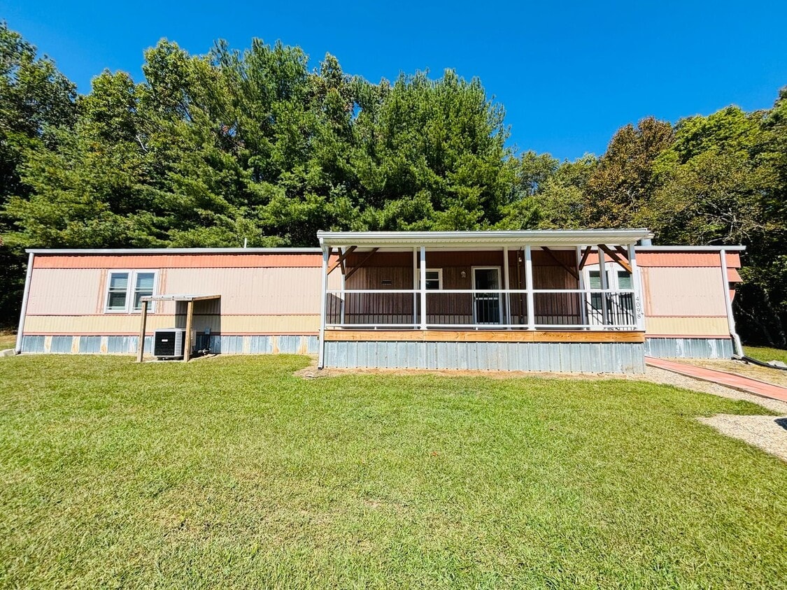 Building Photo - 4098 Pandapas Pond Rd