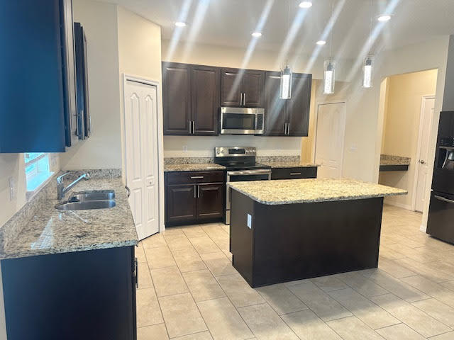 Building Photo - 1034 SW John MacCormack Terrace