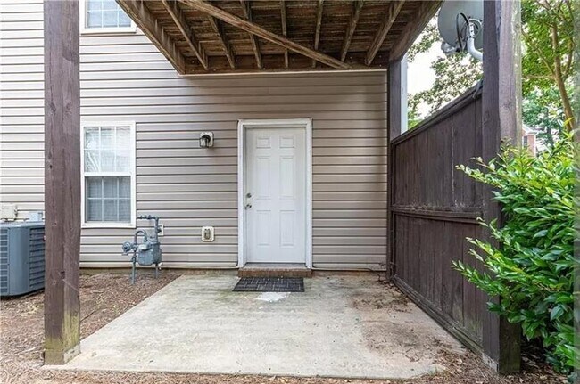 Building Photo - 2381 Beaver Falls Dr NW