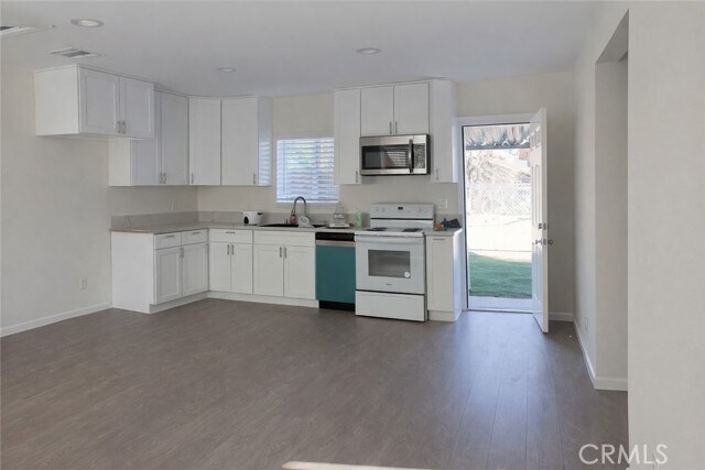 Foto del edificio - 1204 E Ave Q4