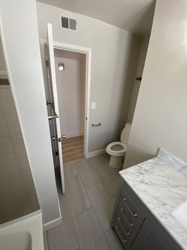 Building Photo - 1815 Talisman Dr