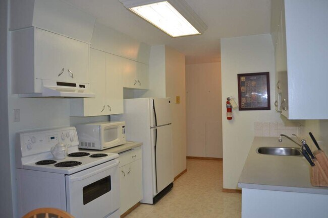 Building Photo - Mountain View Apartments