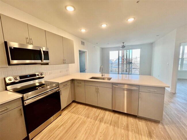 Foto del edificio - 4801 Springdale Rd