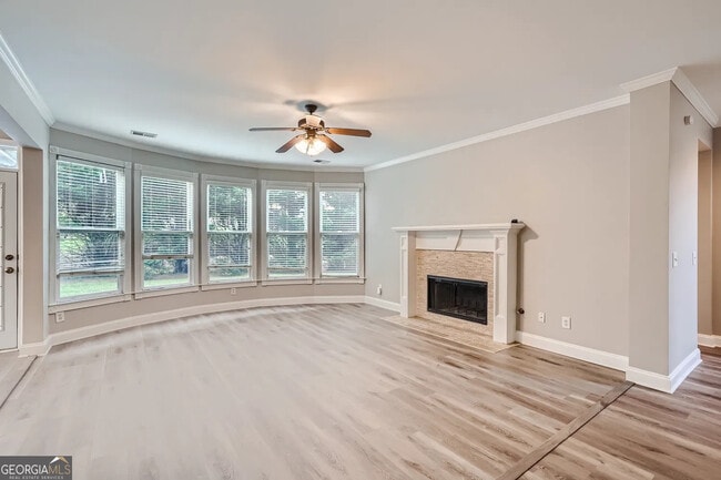 Building Photo - 121 Whitegrass Way
