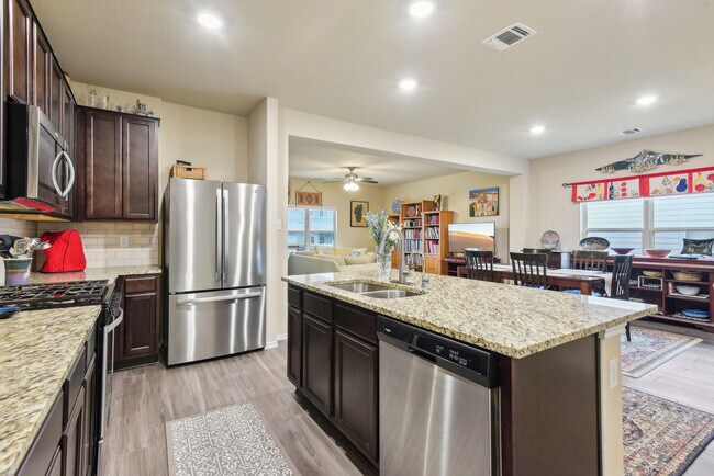 Building Photo - 513 Chelson Hunt