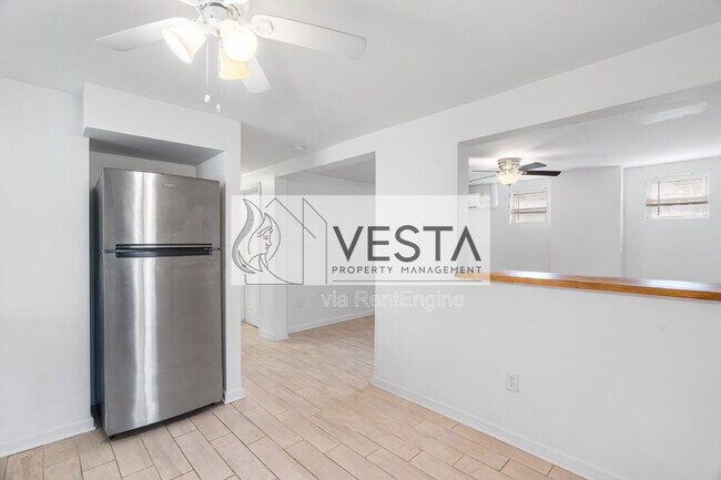 Building Photo - 131 Moody Ave