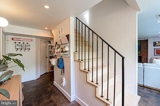 Building Photo - 7703 Poplar Tree Ln