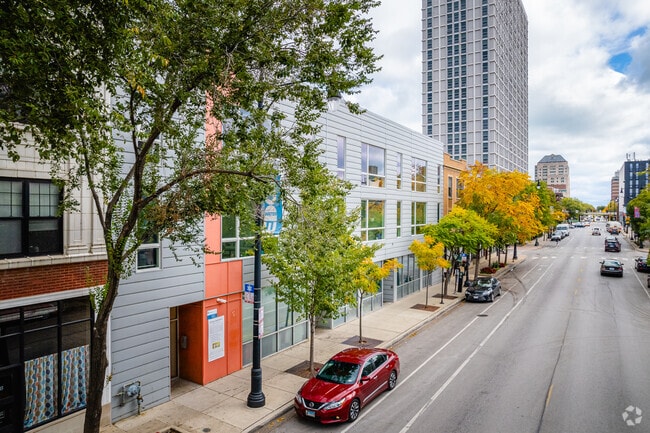 Alternate Exterior - 1244 W Devon Ave