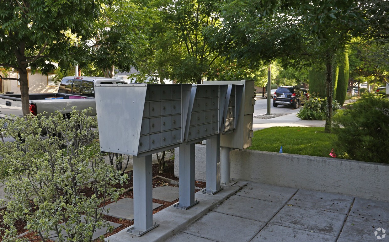 Foto del edificio - 820 Villa Ave