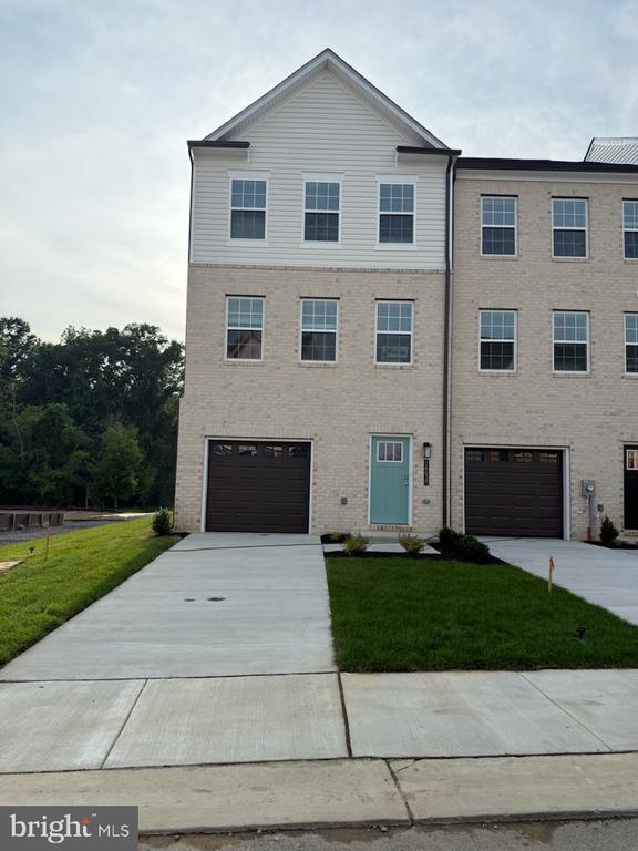 Building Photo - 16639 Green Glade Dr