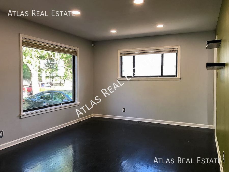 Foto principal - Beautiful 3bd/2bth Single-Family Home | So...