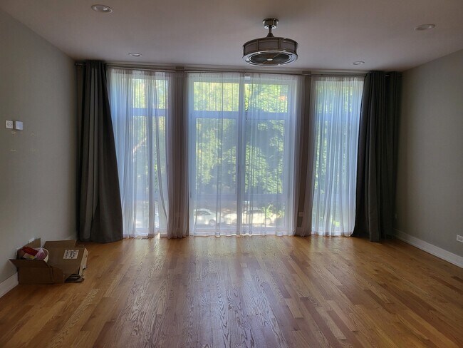 Foto del edificio - 5314 S Blackstone Ave