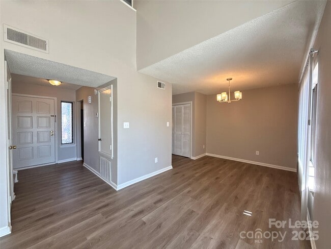 Building Photo - 11537 Turn Stone Ct