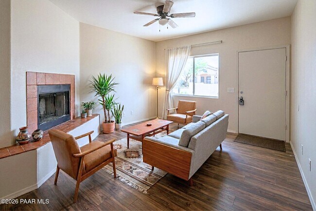 Foto del edificio - 354 W Delano St