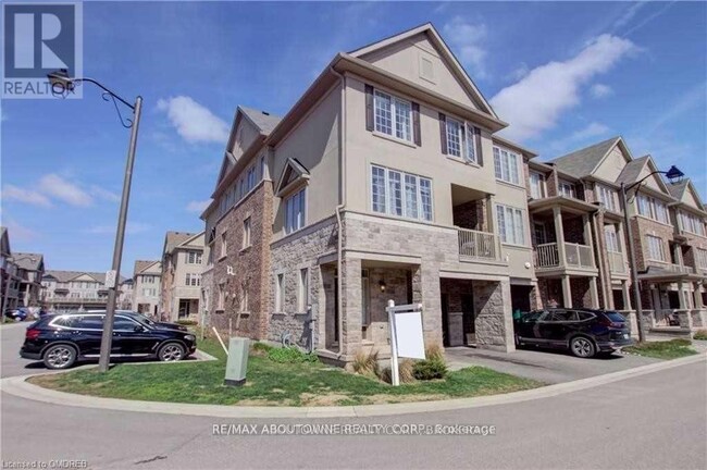 Building Photo - 3113 Blackfriar Cmn