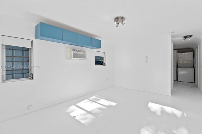 Foto del edificio - 2345 Trapp Ave