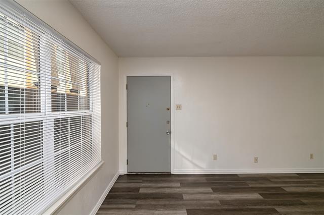 Foto del edificio - 7060 Glenview Dr