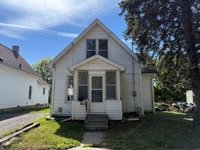 Building Photo - 515 W Trail St