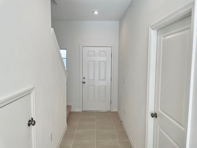 Building Photo - 3 Bedroom , 2.5 Bathroom For Rent By Owner