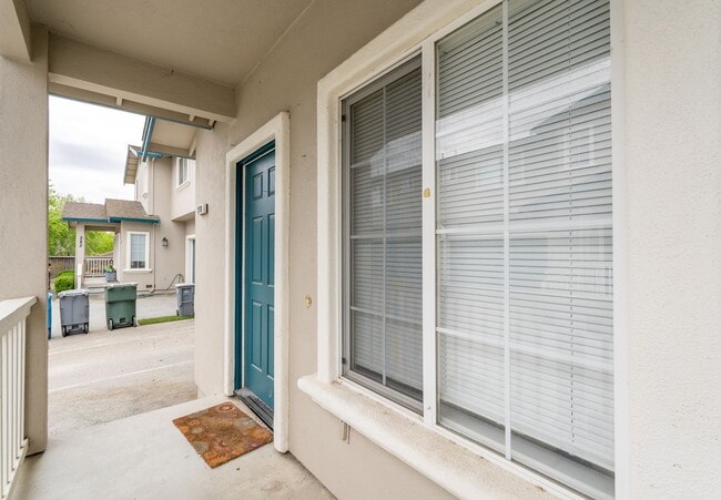 Building Photo - Beautifully remodeled, four-bedroom townho...