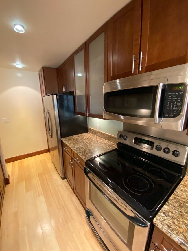 Foto del edificio - Luxurious 2BD 2BA - Fantastic Location!
