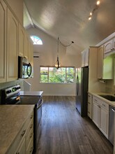Building Photo - 75 Halili Ln