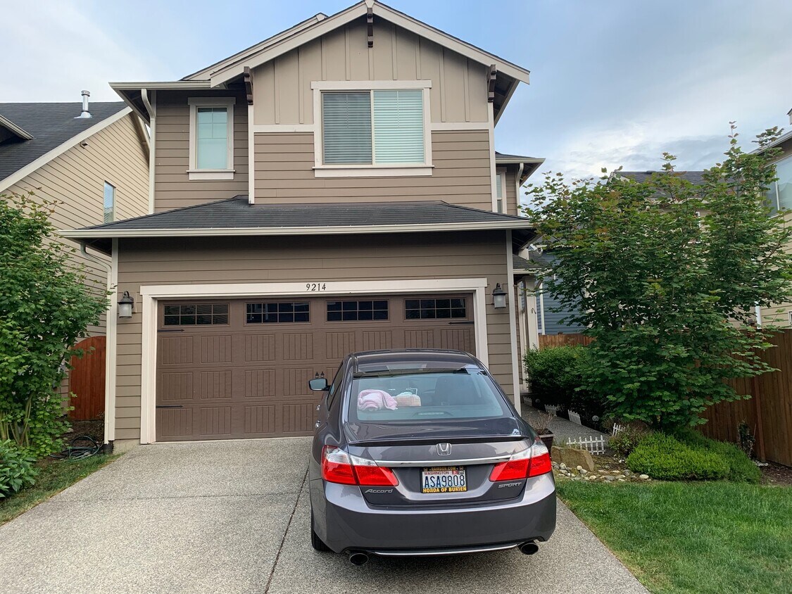 Foto principal - 9214 1st St SE