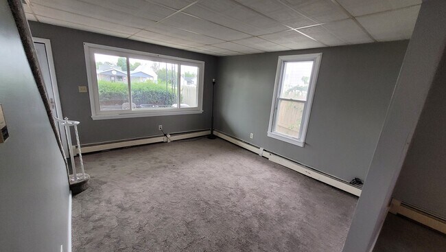 Living room - 624 Deacon St