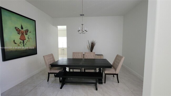 Foto del edificio - 5330 Chesterfield Dr
