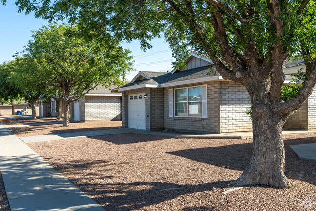 El pueblo de Cottonwood Springs - The Village at Cottonwood Springs