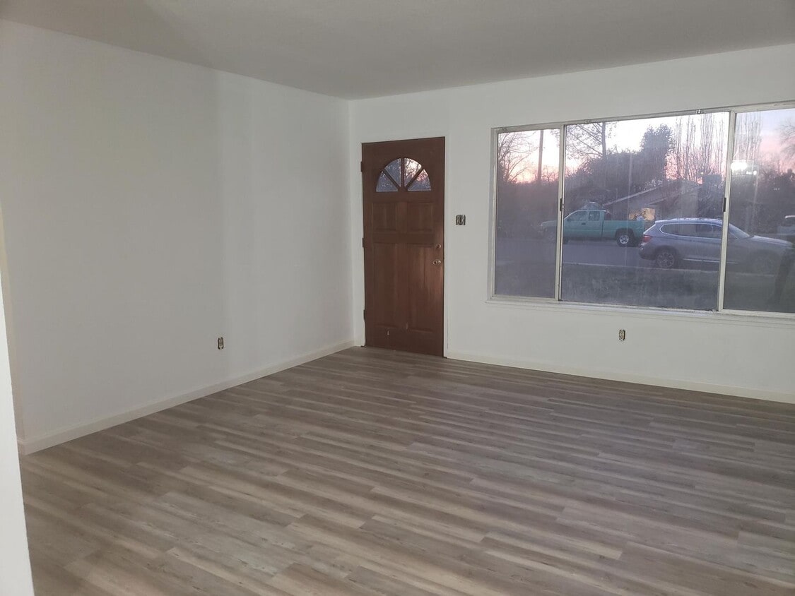 Building Photo - 3 Bedroom Home in Anderson