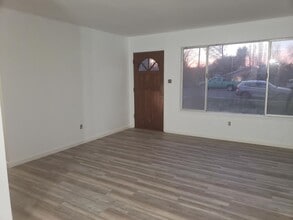 Building Photo - 1491 Diamond St