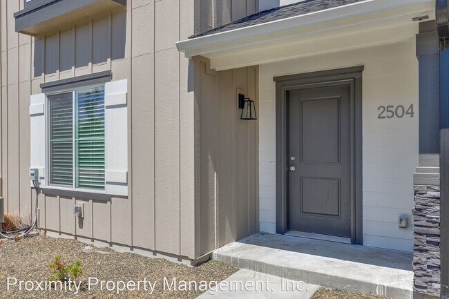 Building Photo - 3 br, 2.5 bath House - 2475 E. Goldstone S...