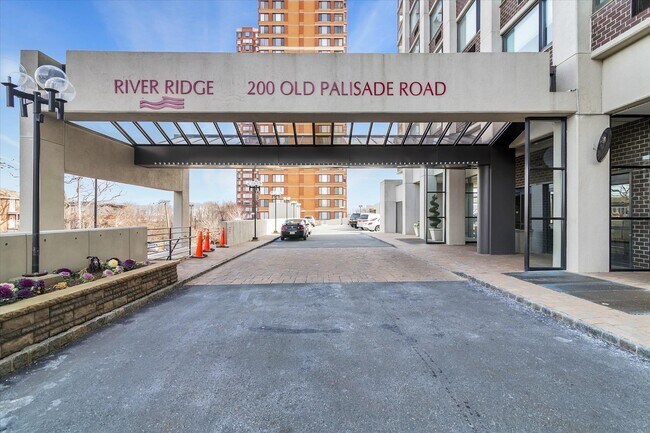 Foto del edificio - 200 Old Palisade Rd