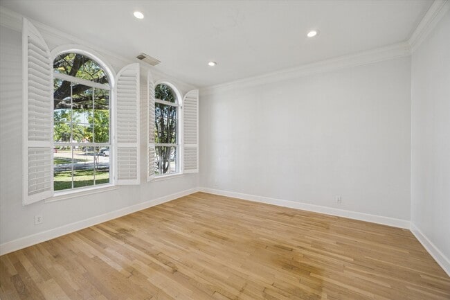 Foto del edificio - 4601 Mimosa Dr