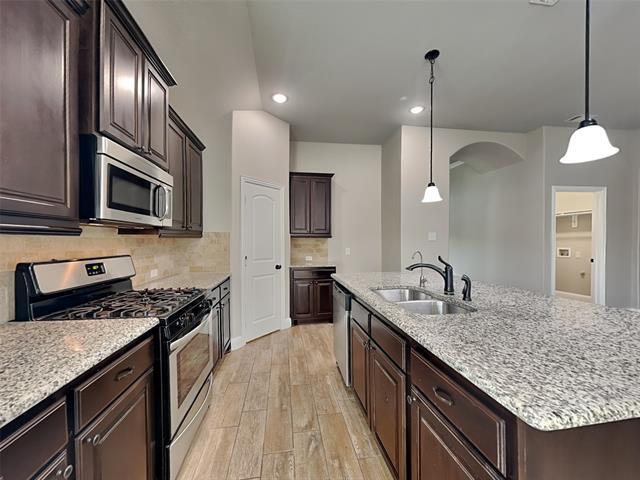 Building Photo - 900 McLynn Ct