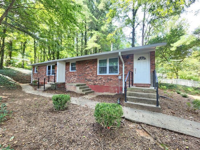 Primary Photo - Hendersonville Duplex Rental