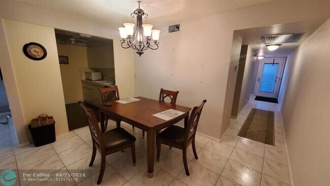 Building Photo - 3401 Bimini Ln