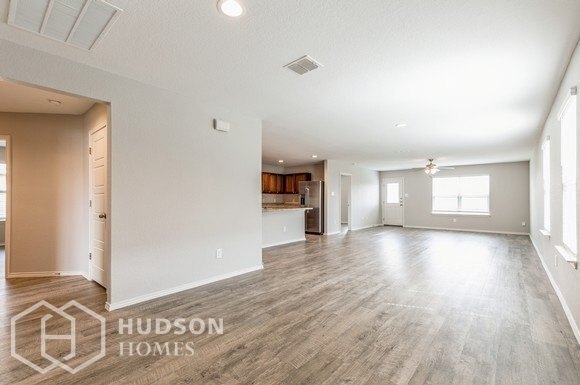Foto del edificio - NOW AVAILABLE! 7528 Rose Robin Run Ct, Con...