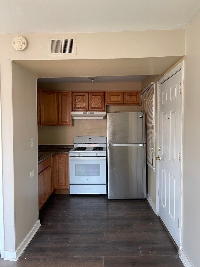 6724 Pine Tree St Unit 7A, Hanover Park, IL 60133 Condo for Rent in