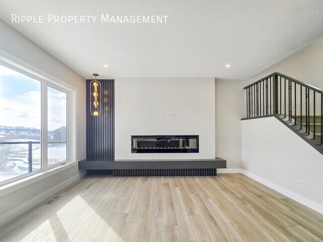 Photo du bâtiment - BRAND NEW 4 BEDS, 3.5 BATHS SINGLE FAMILY HOUSE | RAVINE-BACKING PRIVACY