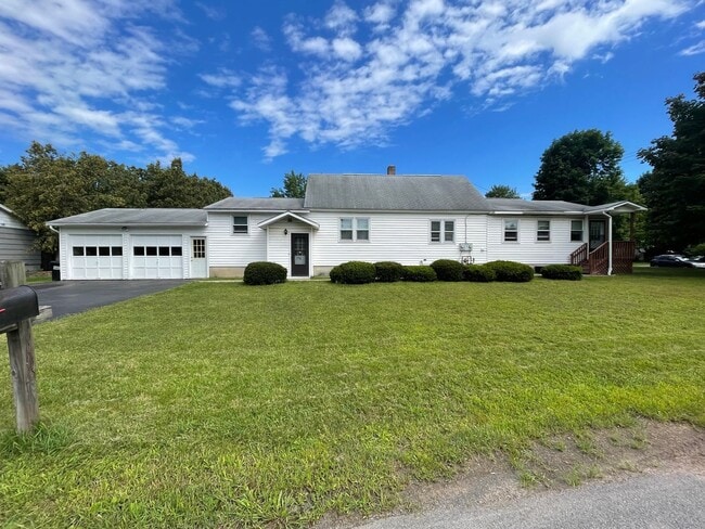 Building Photo - 7095 Buckley Rd