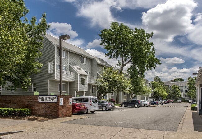 Foto del edificio - 3 br, 1.5 bath Townhome - 148 North Beacon...