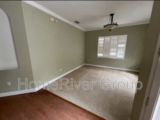 Foto del edificio - 13233 Lake Live Oak Dr