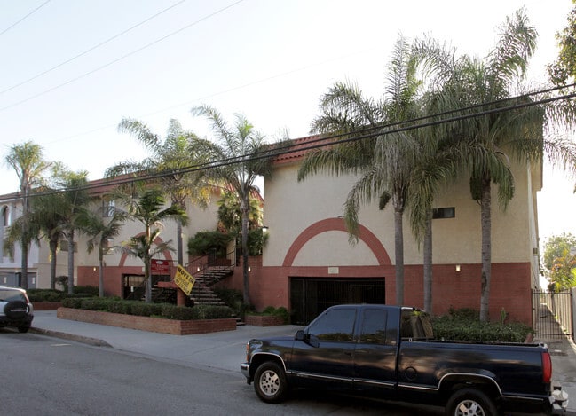 Building Photo - 14102 Lemoli Ave