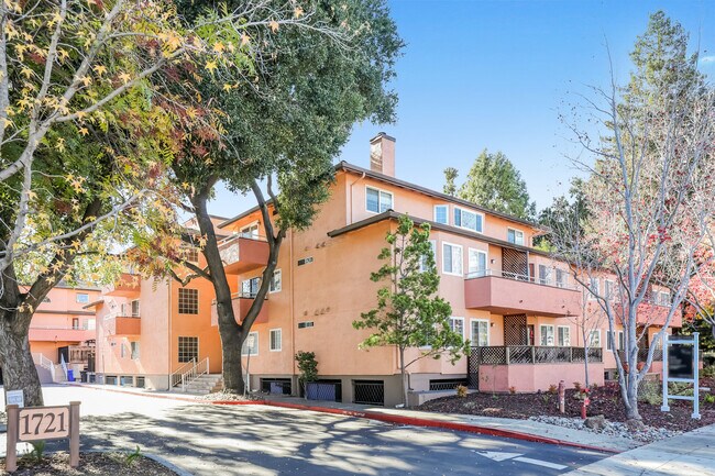 Building Photo - 1721 California St