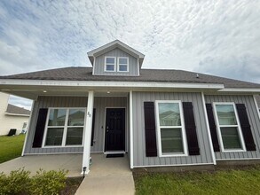 Building Photo - 80 Silverthorn St