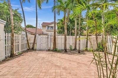 Foto del edificio - 1395 Cottonwood Cir
