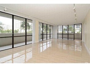 Building Photo - 2049 S Ocean Dr