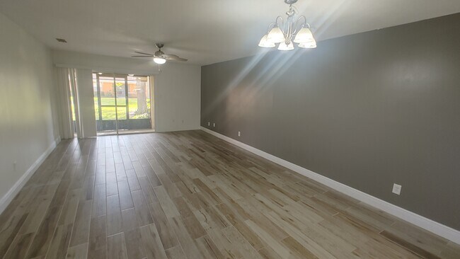 Foto del edificio - 4800 Tangerine Ave